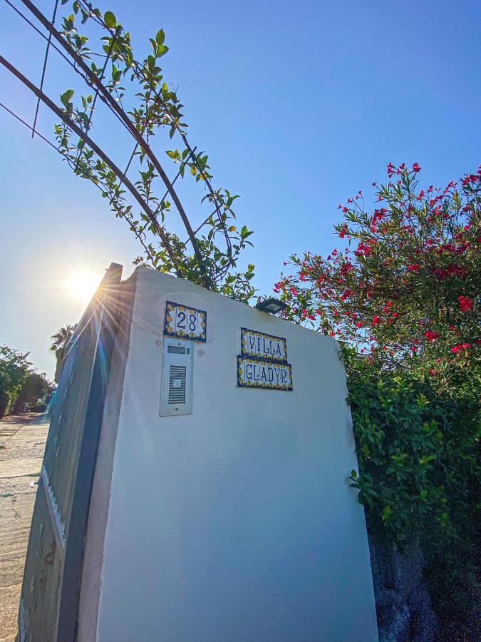 Villa Gladyr Lotzorai Dış mekan fotoğraf